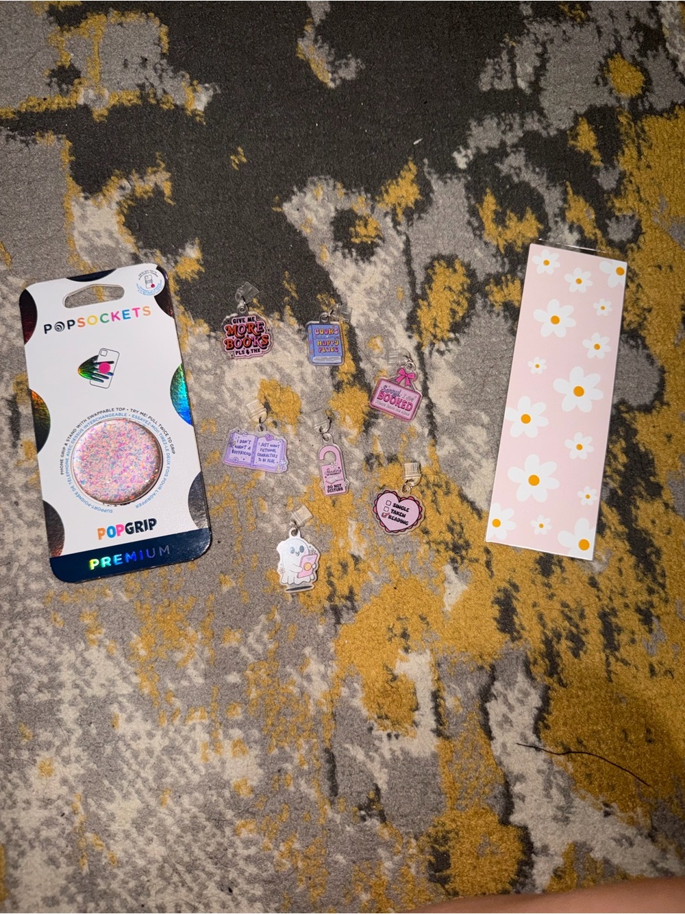 Readers Kit (PopSocket Pink Glitter, Bookmark, Kindle Charms USB-C)
